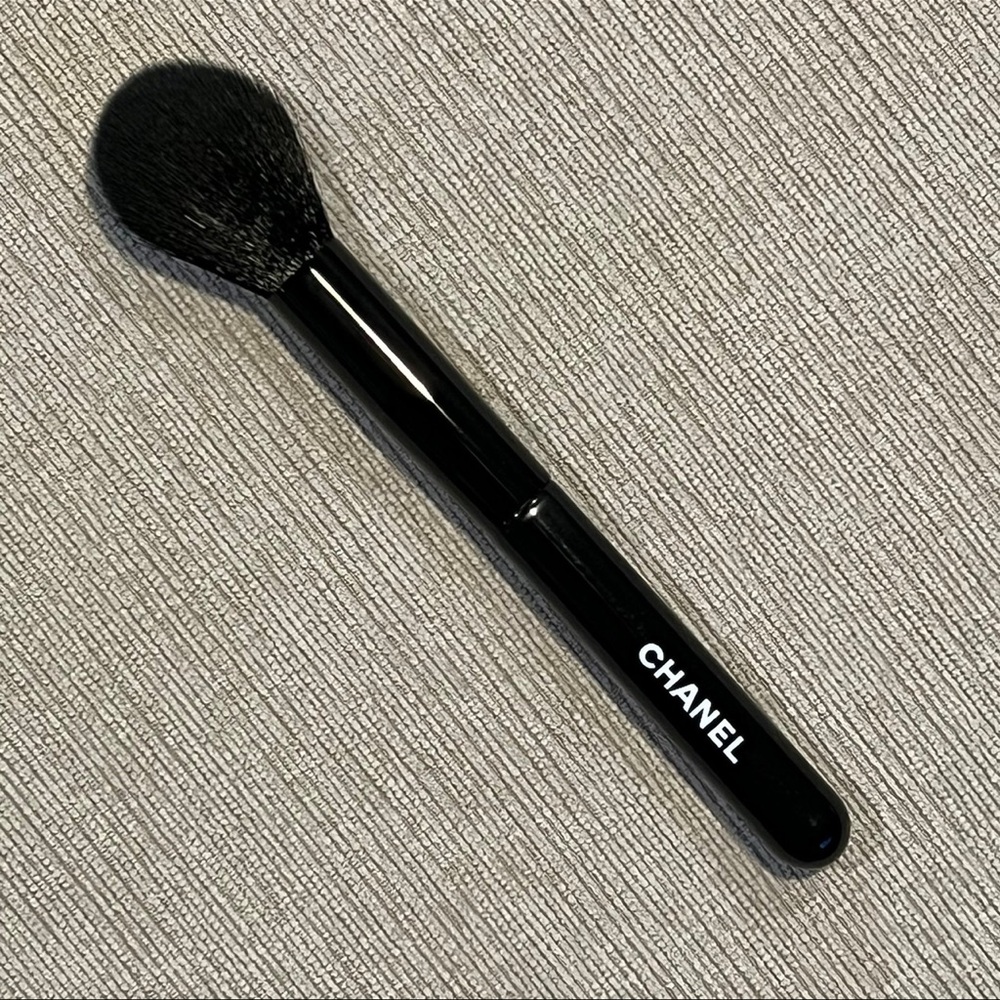Chanel N°107 LES PINCEAUX DE CHANEL
-Precision Powder Brush ~NEW~ - Picture 6 of 8